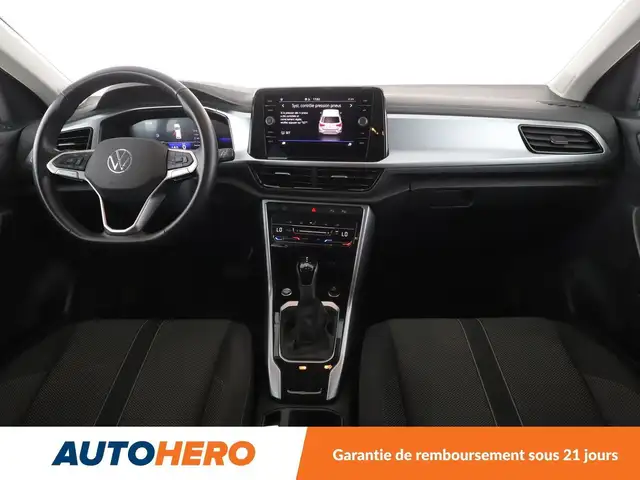 Volkswagen T-Roc view 12