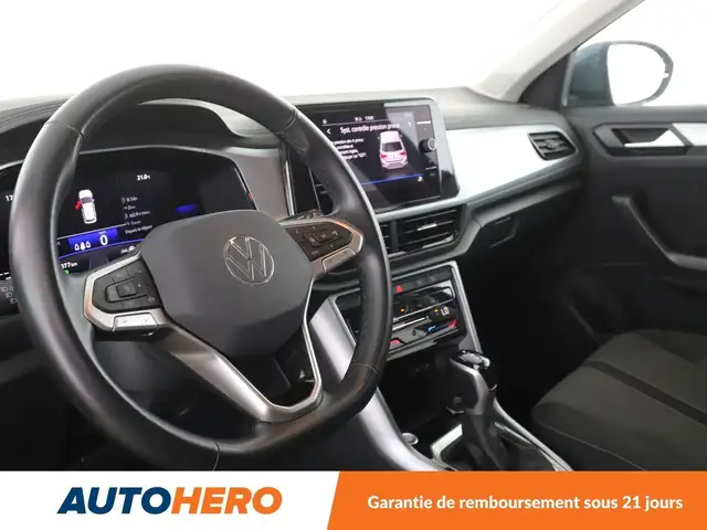 Volkswagen T-Roc view 11