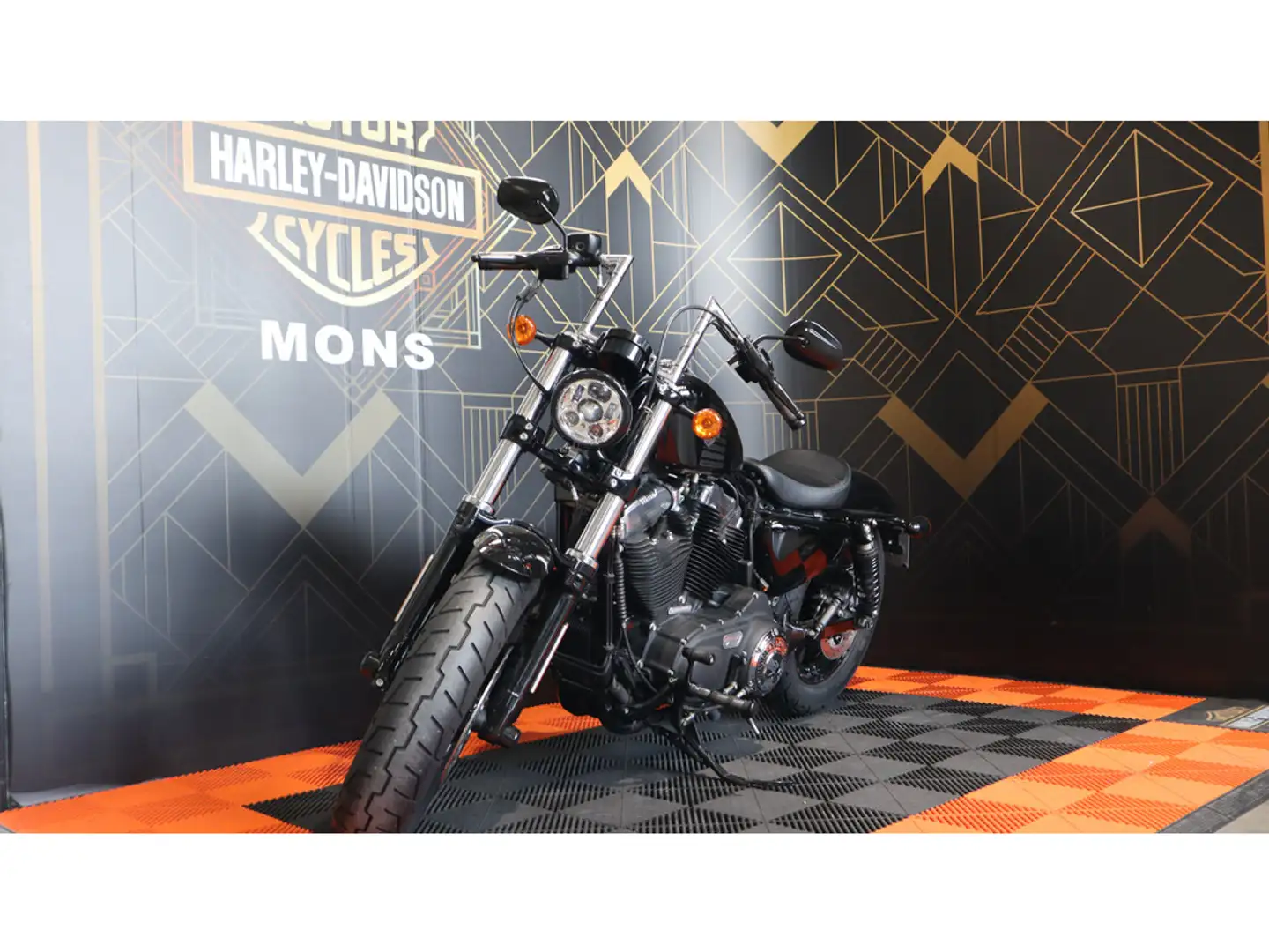 Harley-Davidson Chopper Forty Eight Negro - 1