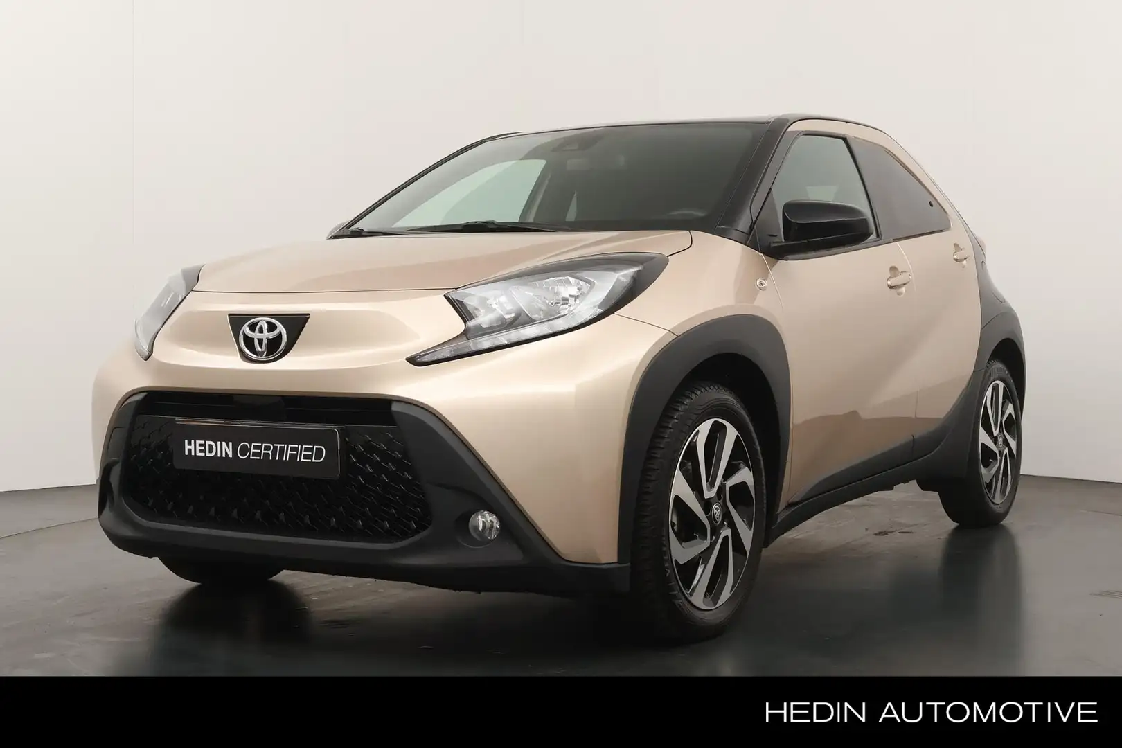 Toyota Aygo X 1.0 72pk VVT-i MT Pulse | Navigatie via App | Park Marrón - 1