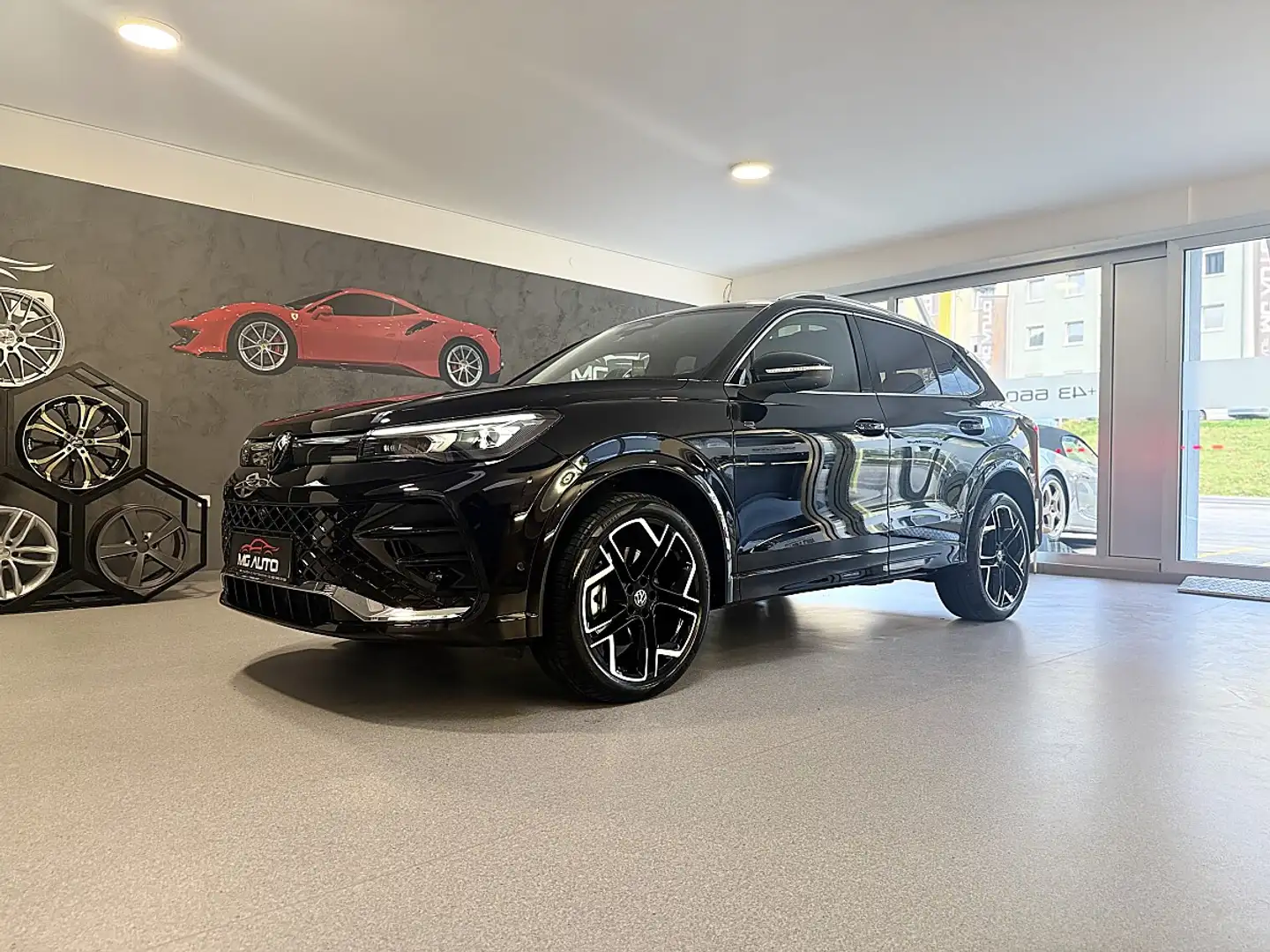 Volkswagen Tiguan 2.0 TDI ALLRAD DSG 3xR-LINE*HEAD-UP*PANO*AHK*SHZ* Schwarz - 1