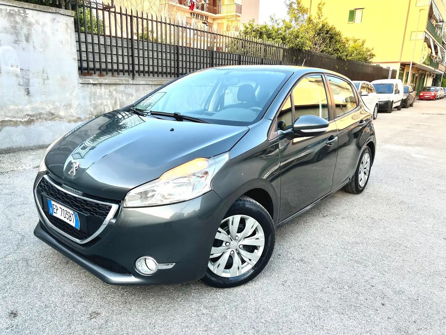 Peugeot 208 208 5p 1.2 Benzina GPL Active Grigio - 2