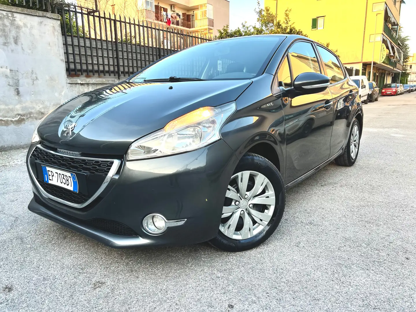 Peugeot 208 208 5p 1.2 puretech (vti) 12v Active Szary - 1