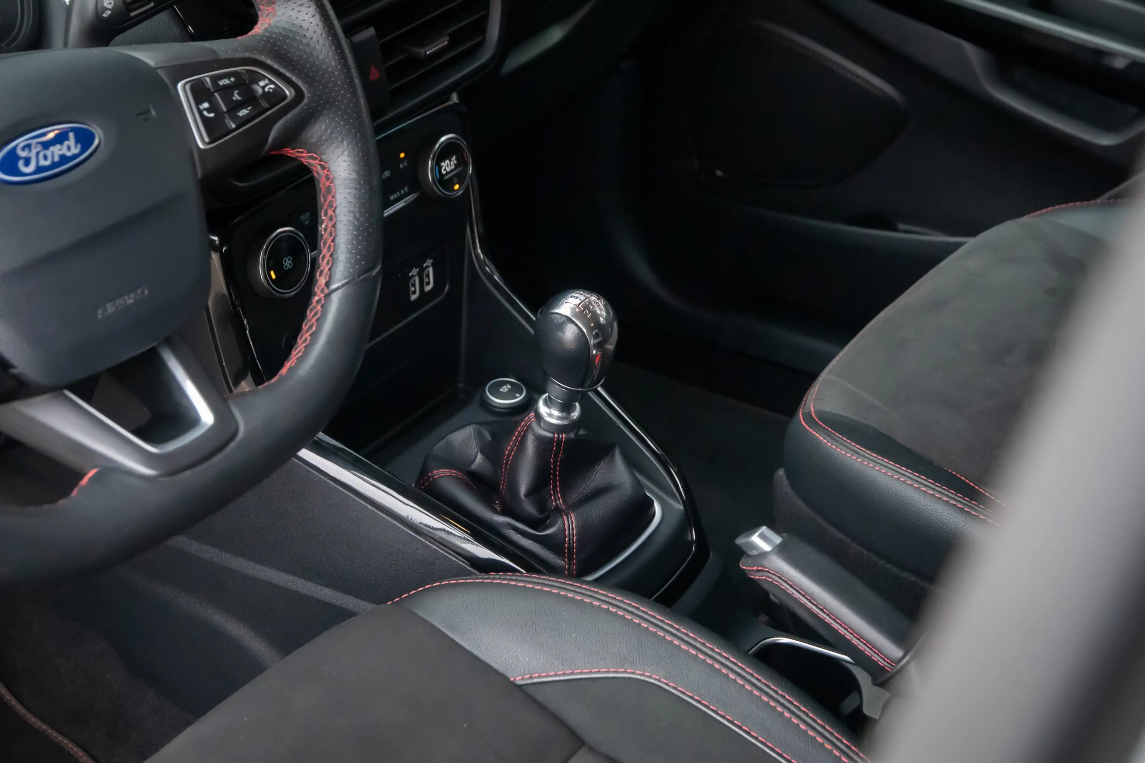 Ford EcoSport 1.0 EcoBoost ST-Line Black | Cruise Control | Airc — photo 27