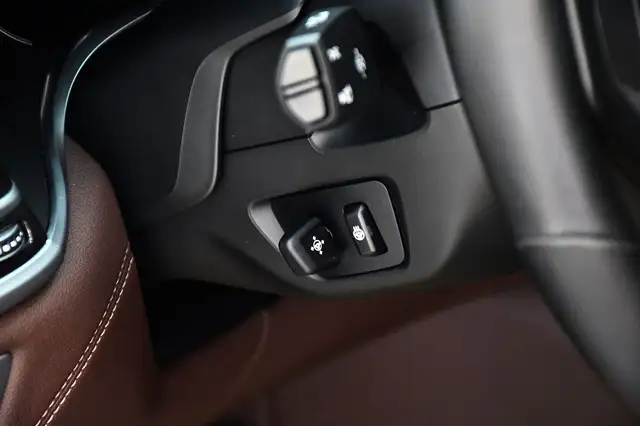 BMW 7 Series view 11