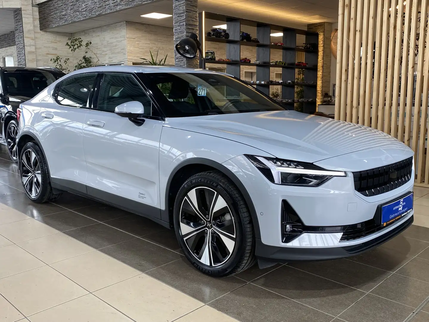 Polestar 2 Long Range Single LED dig.Cockpit PDC SHZ DAB+ Silber - 1