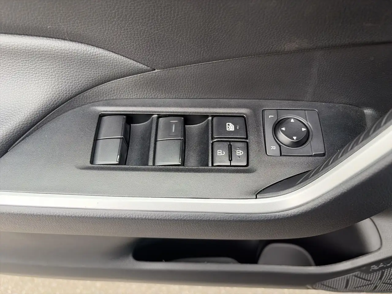 Toyota RAV 4 photo Toyota RAV 4