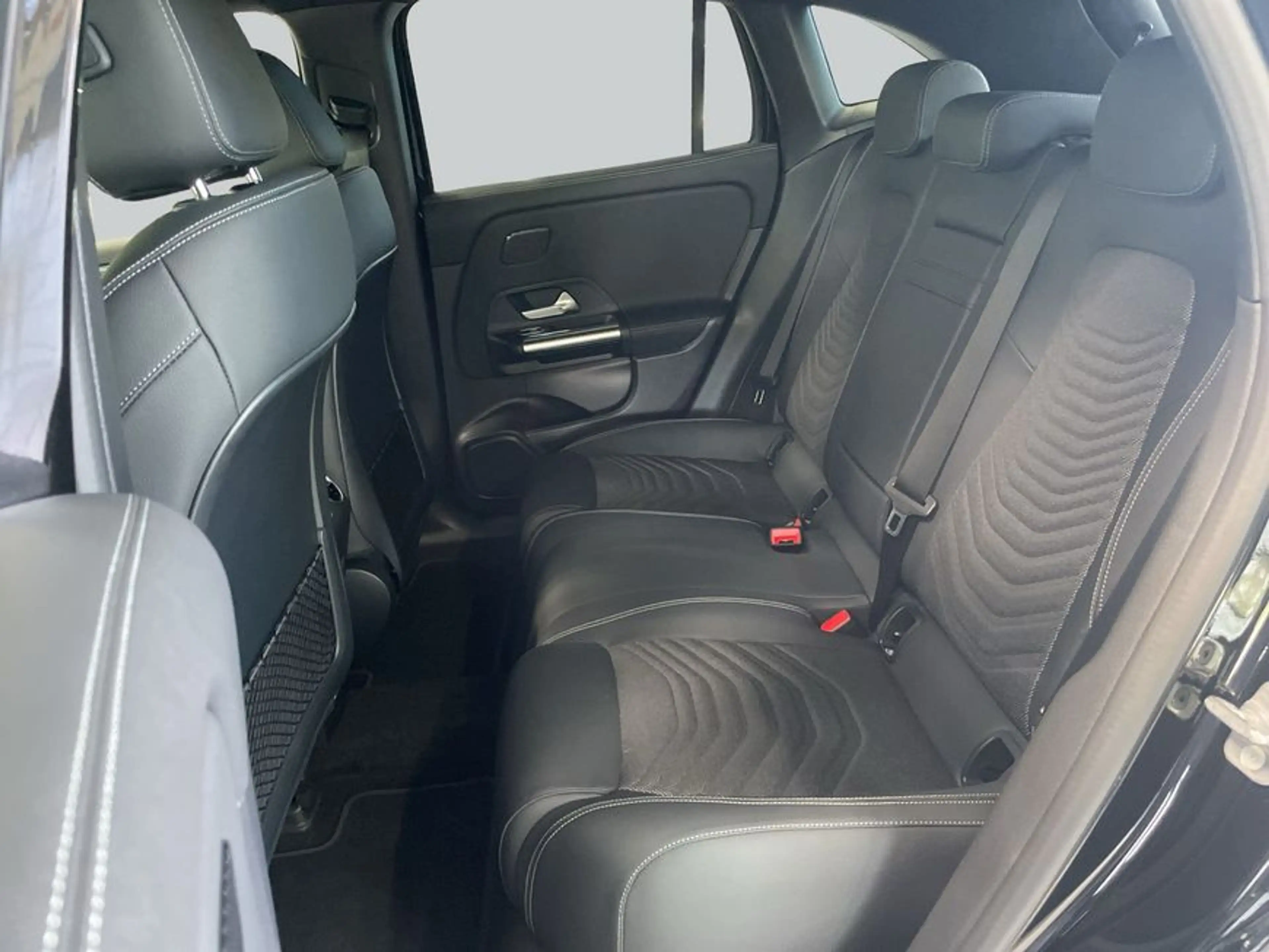Mercedes-Benz EQA 250 EQA — photo 12