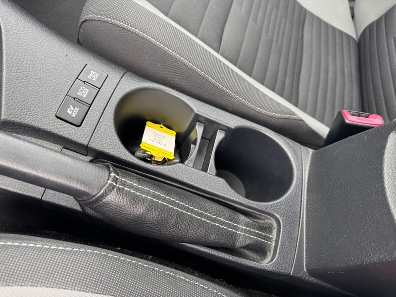 Toyota Auris Touring Sports 1.8 Hybrid Lease — photo 22