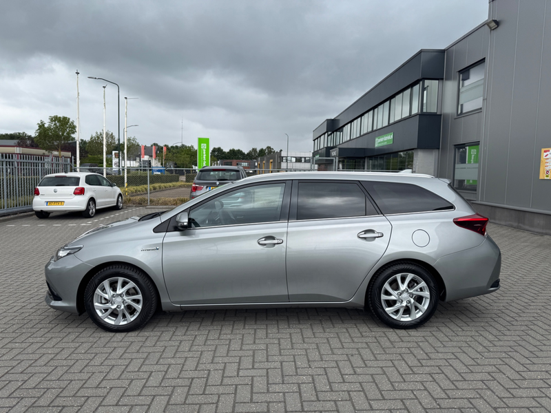 Toyota Auris Touring Sports 1.8 Hybrid Lease — photo 8