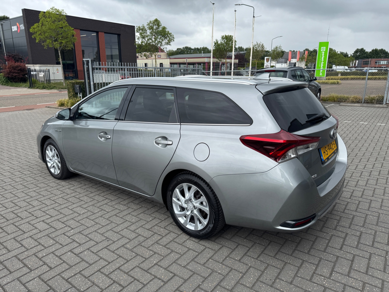 Toyota Auris Touring Sports 1.8 Hybrid Lease — photo 7