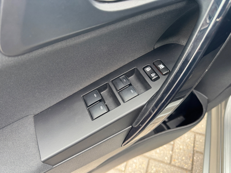 Toyota Auris Touring Sports 1.8 Hybrid Lease — photo 10