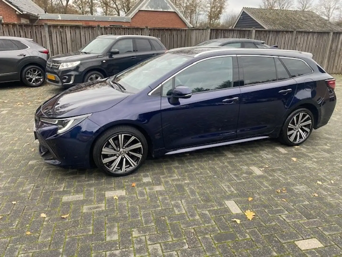 Toyota Corolla 1.8 Hybrid dynamic PARKASSIST KEYLESS DODEHOEK Blauw - 2