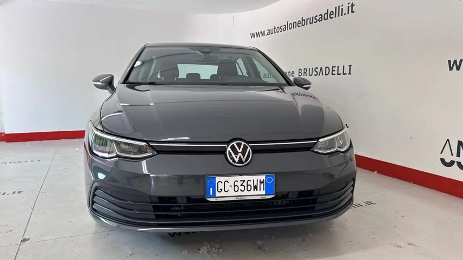 Volkswagen Golf 1.0 eTSI EVO DSG Life NEOP. CAPLAY IBRIDA Grijs - 2