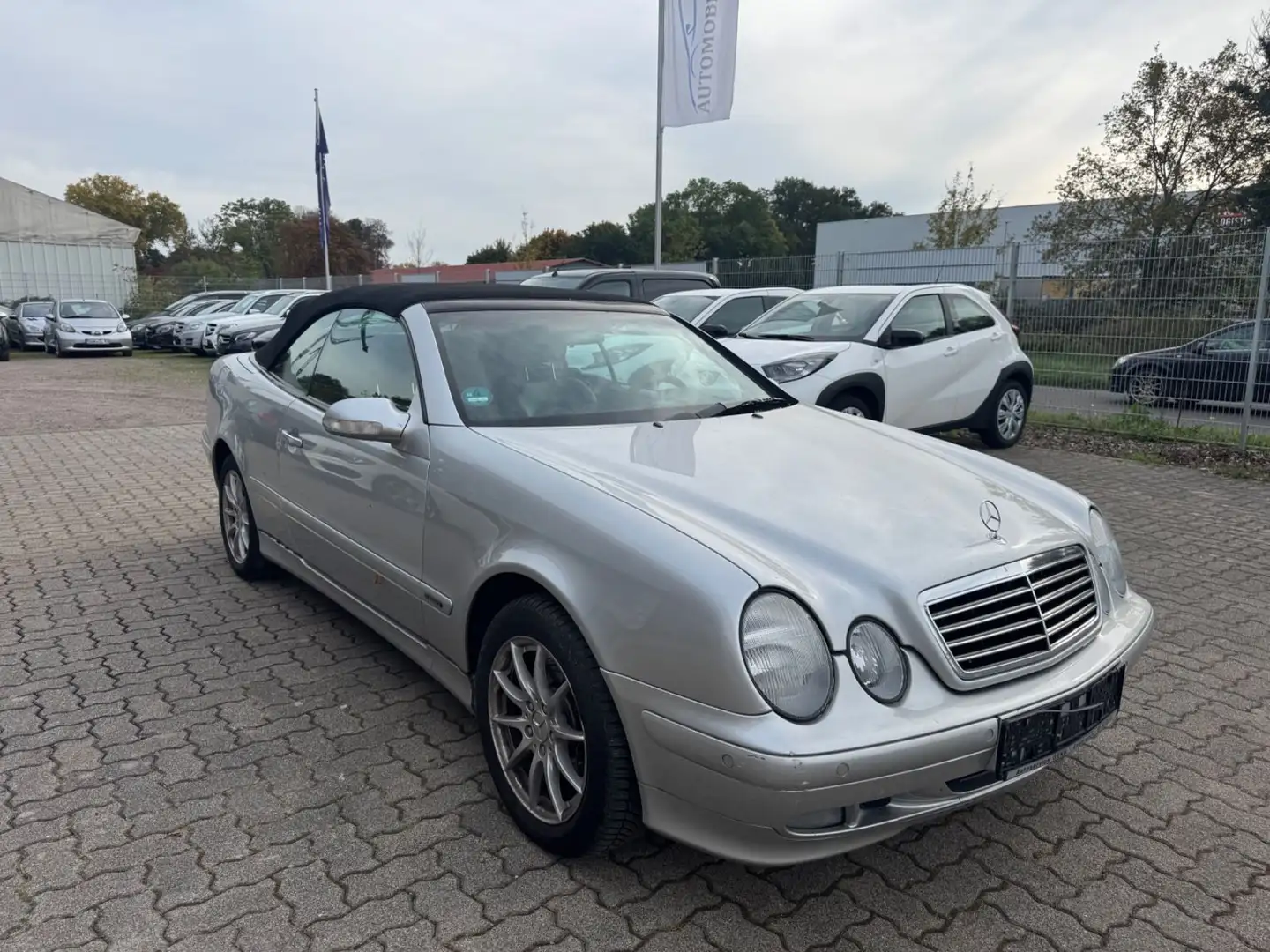 Mercedes-Benz CLK 200 KOMPRESSOR ELEGANCE Argent - 2