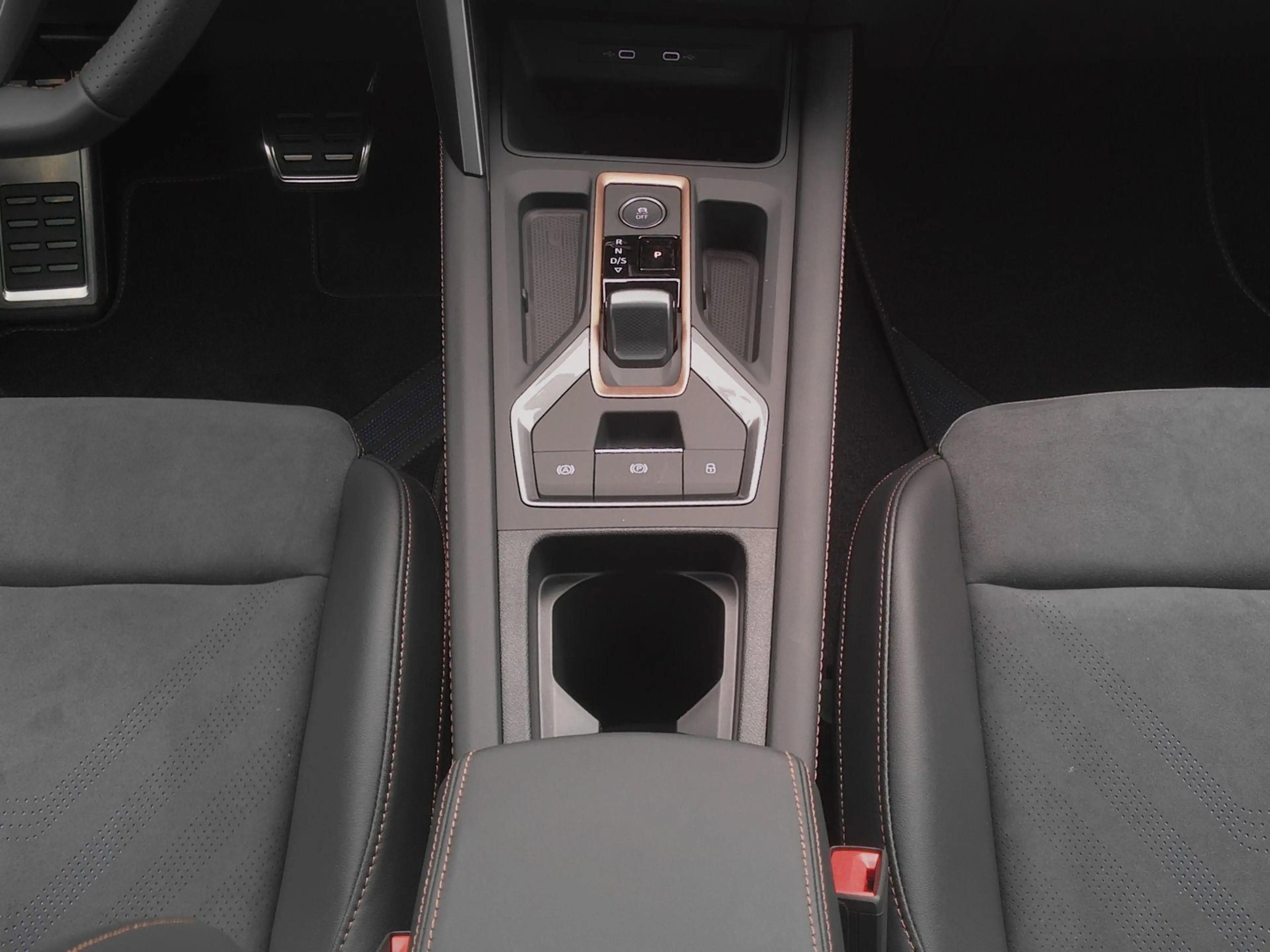 CUPRA Formentor 1.5 TSI e-Hybrid 204PK | Panoramadak | 360 Camera — photo 9