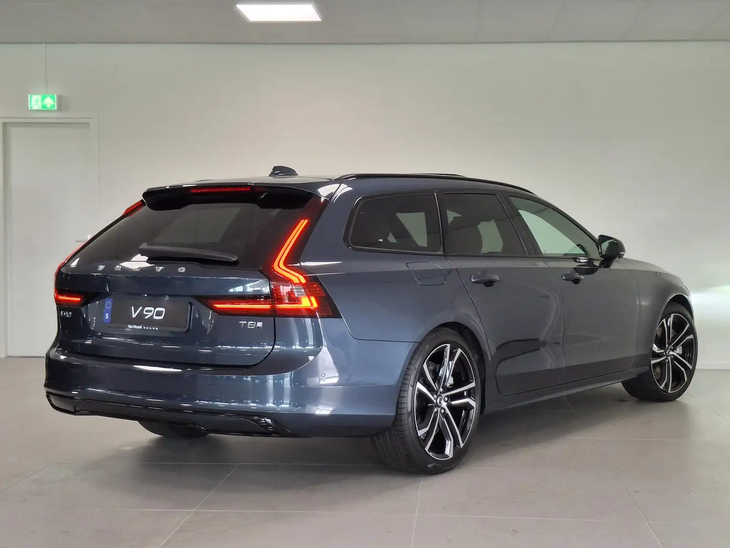 Volvo V90 T8 Plug-in hybrid AWD Ultra Dark | B&W Audio | Pan Blauw - 2