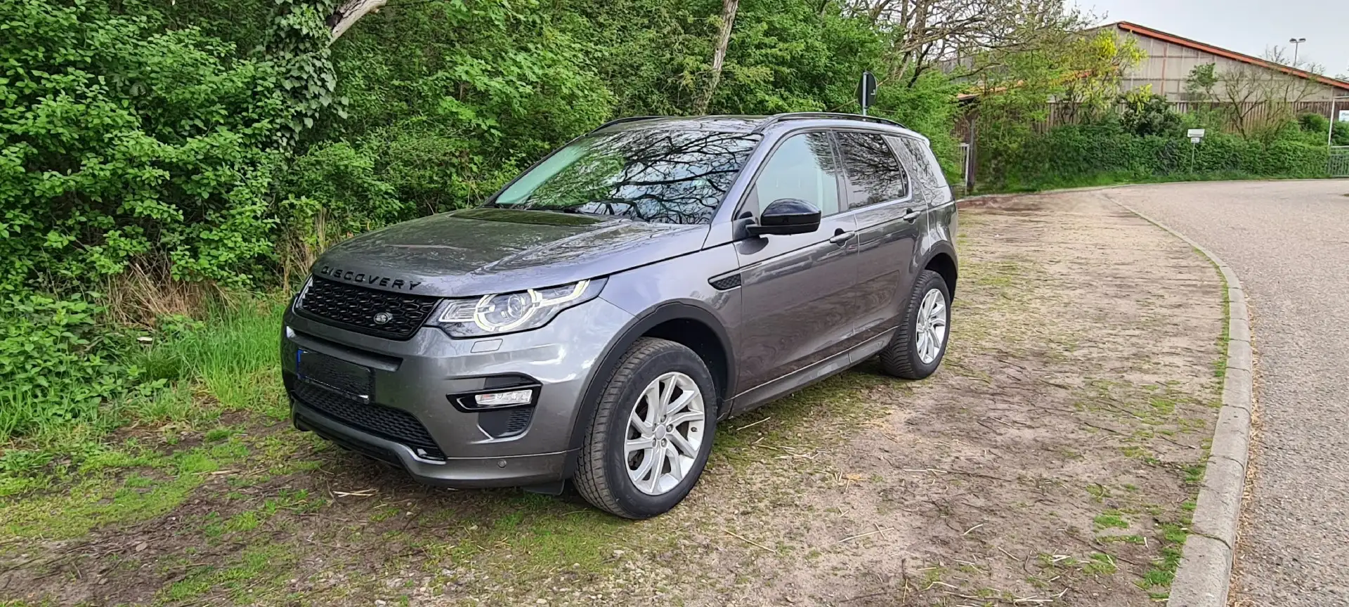 Land Rover Discovery Sport SE AWD Grau - 1