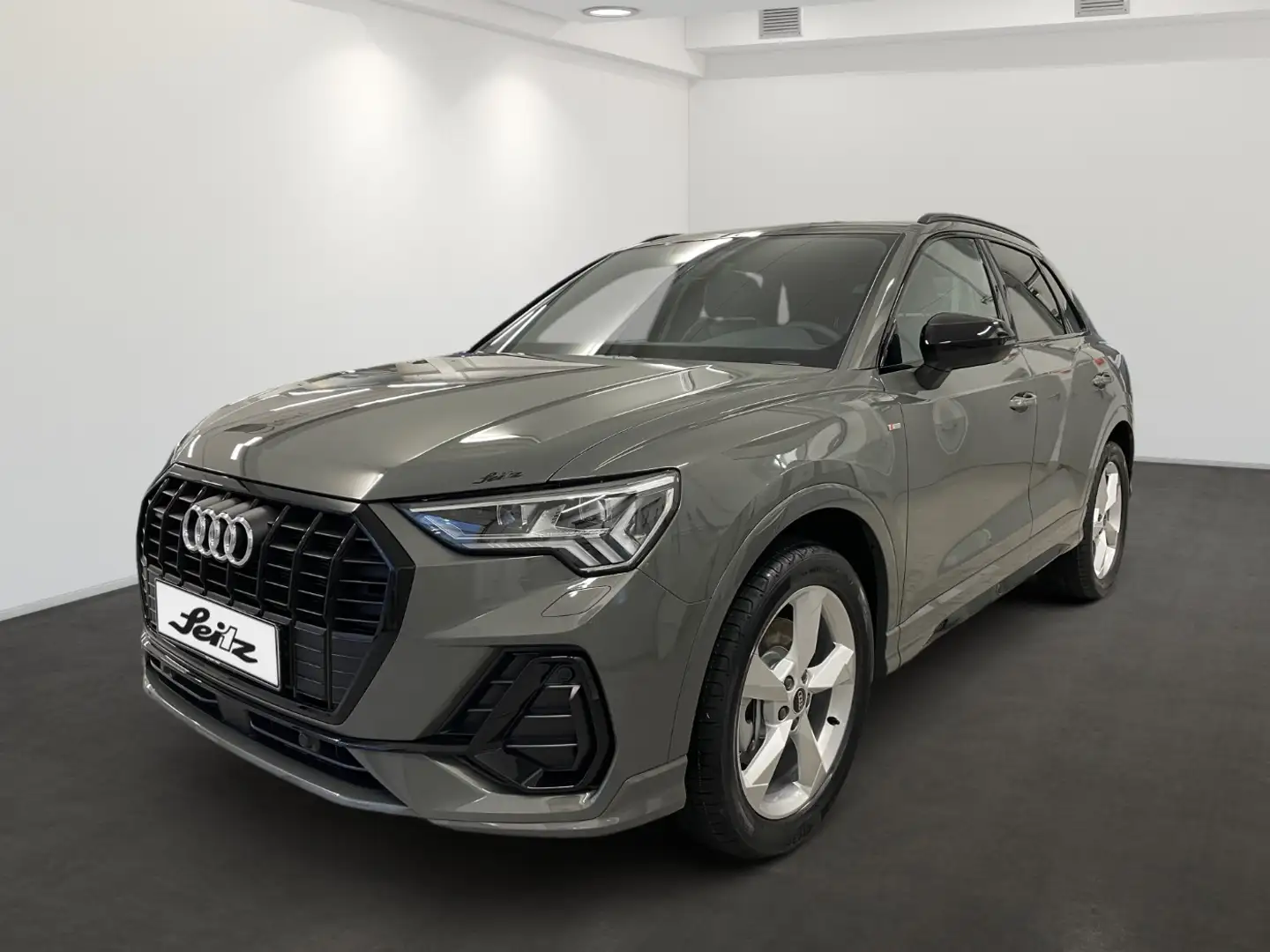 Audi Q3 40 TFSI quattro S line *AHK*STANDH*MATRIX*NAVI* Grau - 2