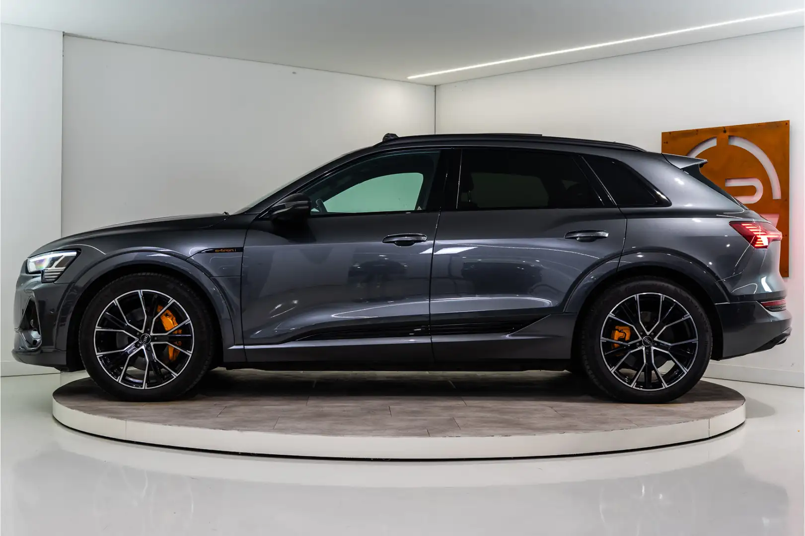 Audi e-tron 55 Quattro S Edition 95 kWh 408PK | NL AUTO+NAP | Grijs - 2