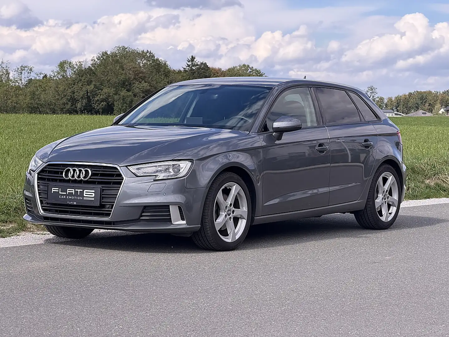 Audi A3 1.6 TDI Sportback sport !Standheizung! Silber - 1