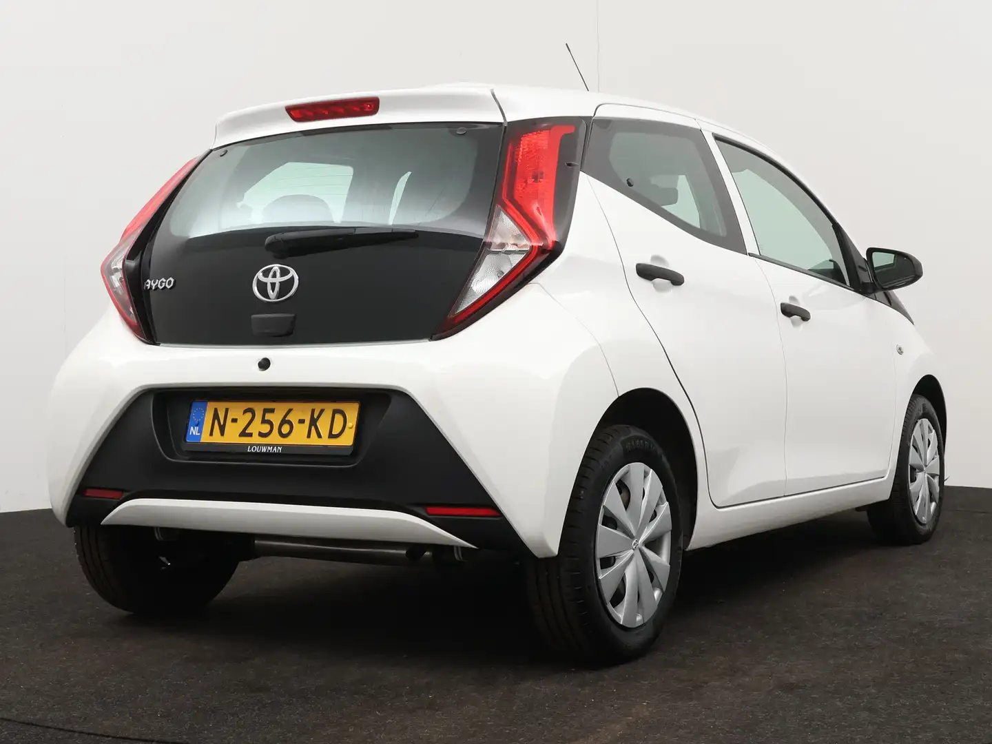 Toyota Aygo 5-deurs 1.0 VVT-i x-fun | Airco | Bluetooth | Wit - 2