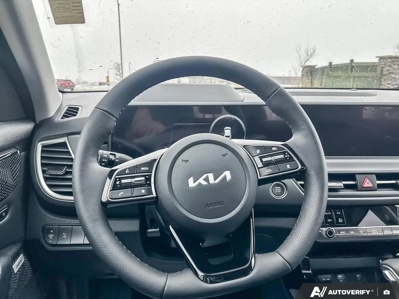 Kia Seltos снимка Kia Seltos