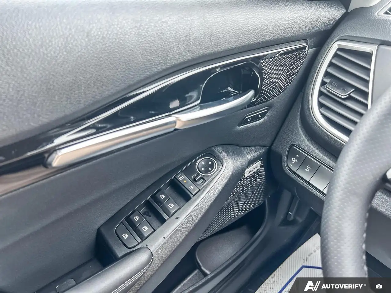Kia Seltos снимка Kia Seltos