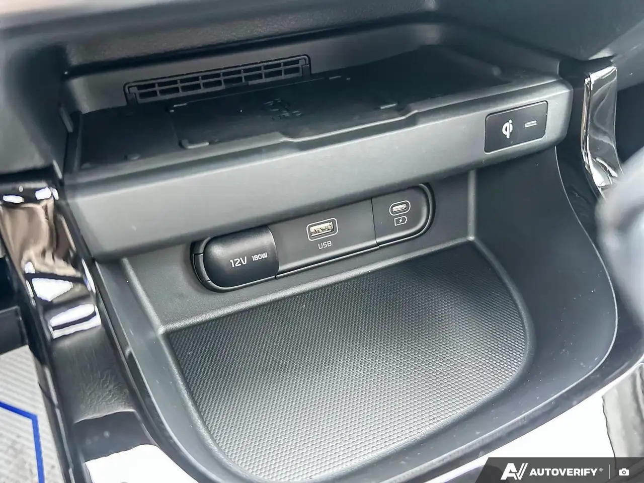 Kia Seltos снимка Kia Seltos