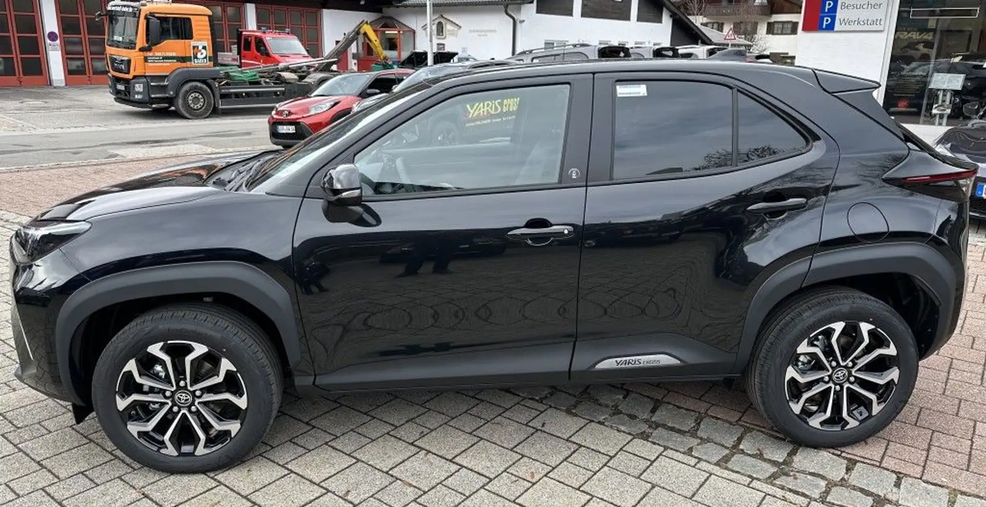 Toyota Yaris Cross Cross Hybrid 1.5 VVT-i Team Deutschland Schwarz - 2