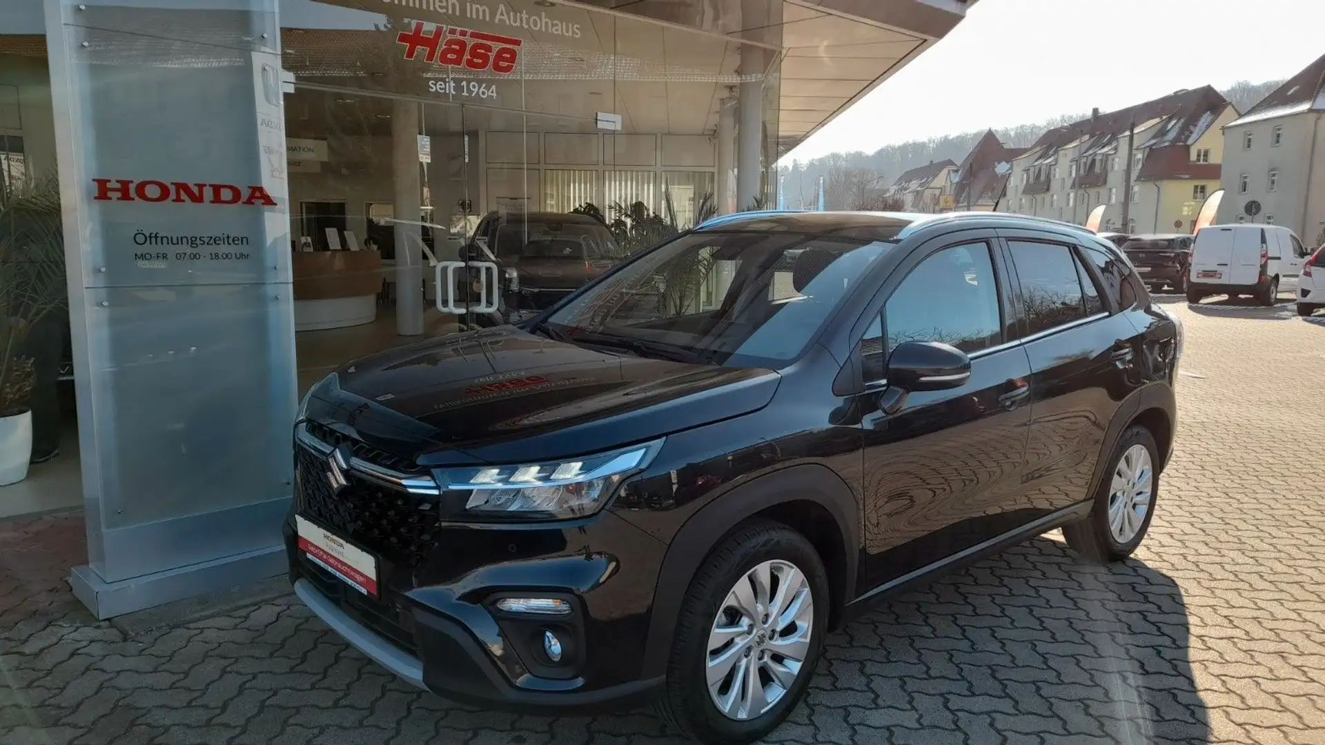 Suzuki SX4 S-Cross 1.4l Comfort Hybrid Allrad LED Schwarz - 1