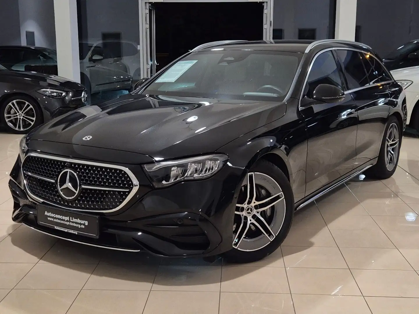 Mercedes-Benz E 220 d T AMG Line Advanced/Leder/AHK/Standhzg Schwarz - 1