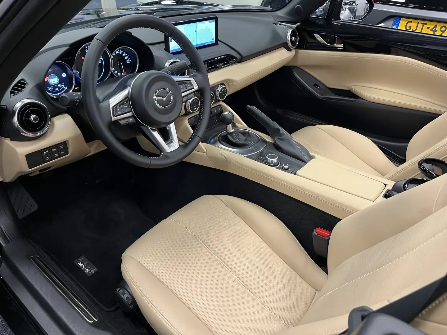 Mazda MX-5 ND Roadster 2.0 SkyActiv-G 184 Kazari Bose Leder C Nero - 2