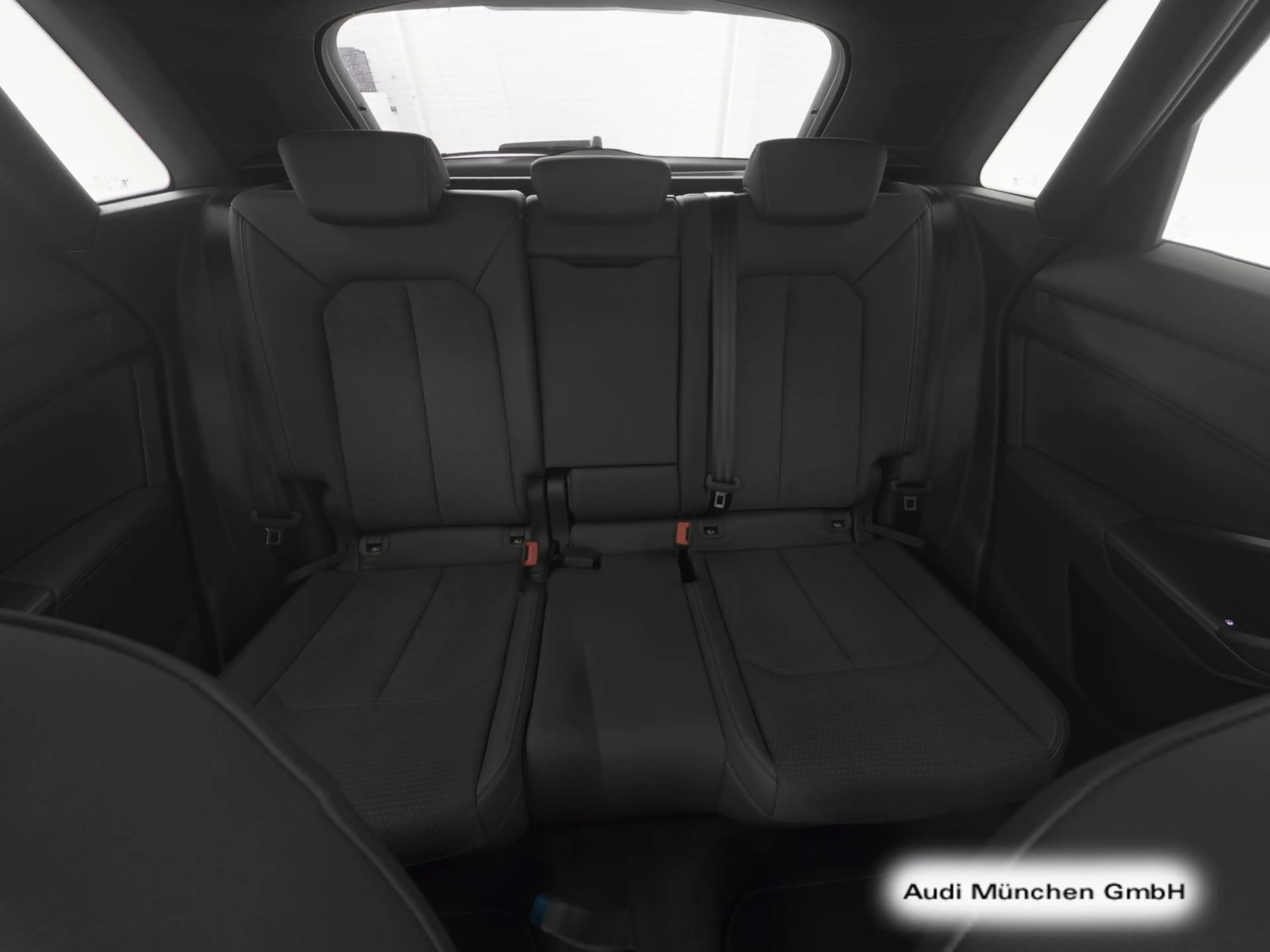 Audi Q3 45 TFSI qu. S tronic 2x S line Pano/AHK/StdHz — photo 14