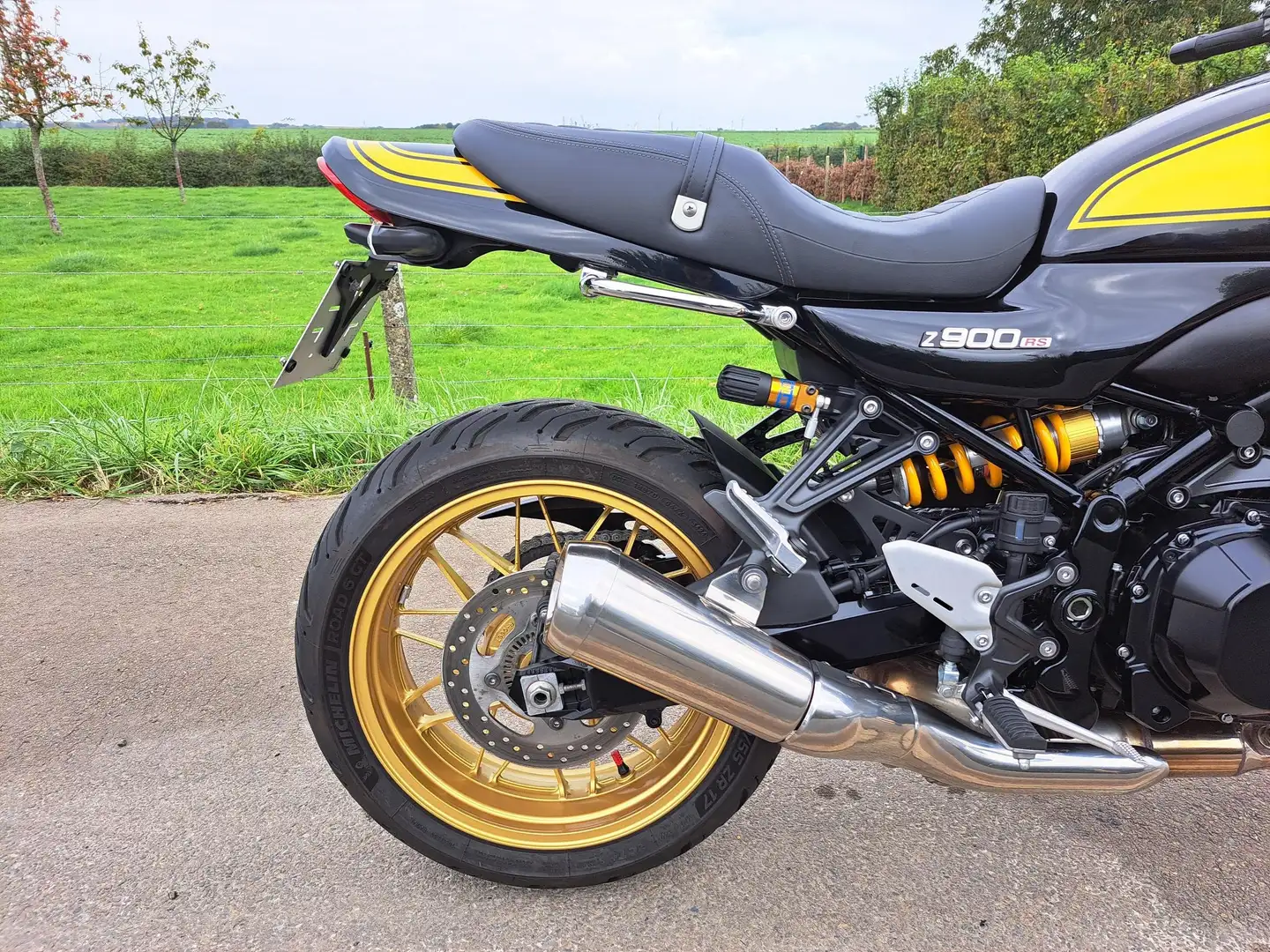 Kawasaki Z900RS SE Oro - 2