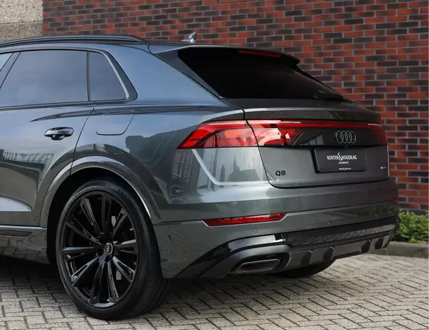 Audi Q8 view 20