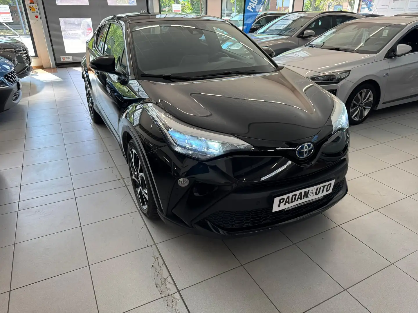 Toyota C-HR 1.8 Hybrid E-CVT Trend Nero - 2