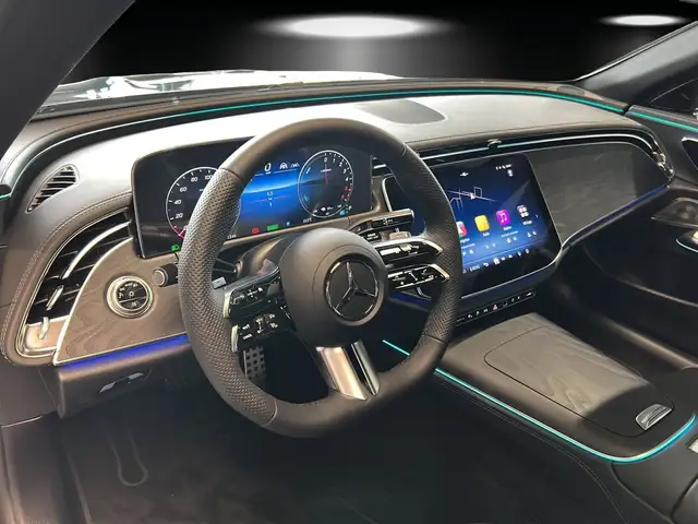 Mercedes-Benz 300 view 11