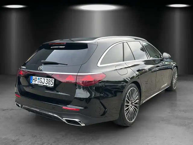 Mercedes-Benz 300 view 5