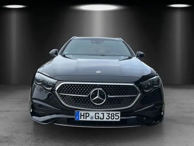 Mercedes-Benz 300 view 6