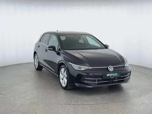 Volkswagen Golf view 3