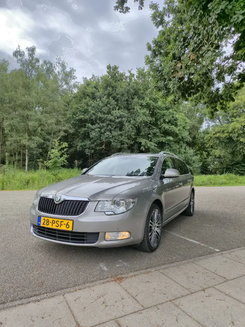 Skoda Superb Combi 3.6 V6 4x4 DSG Elegance - 1