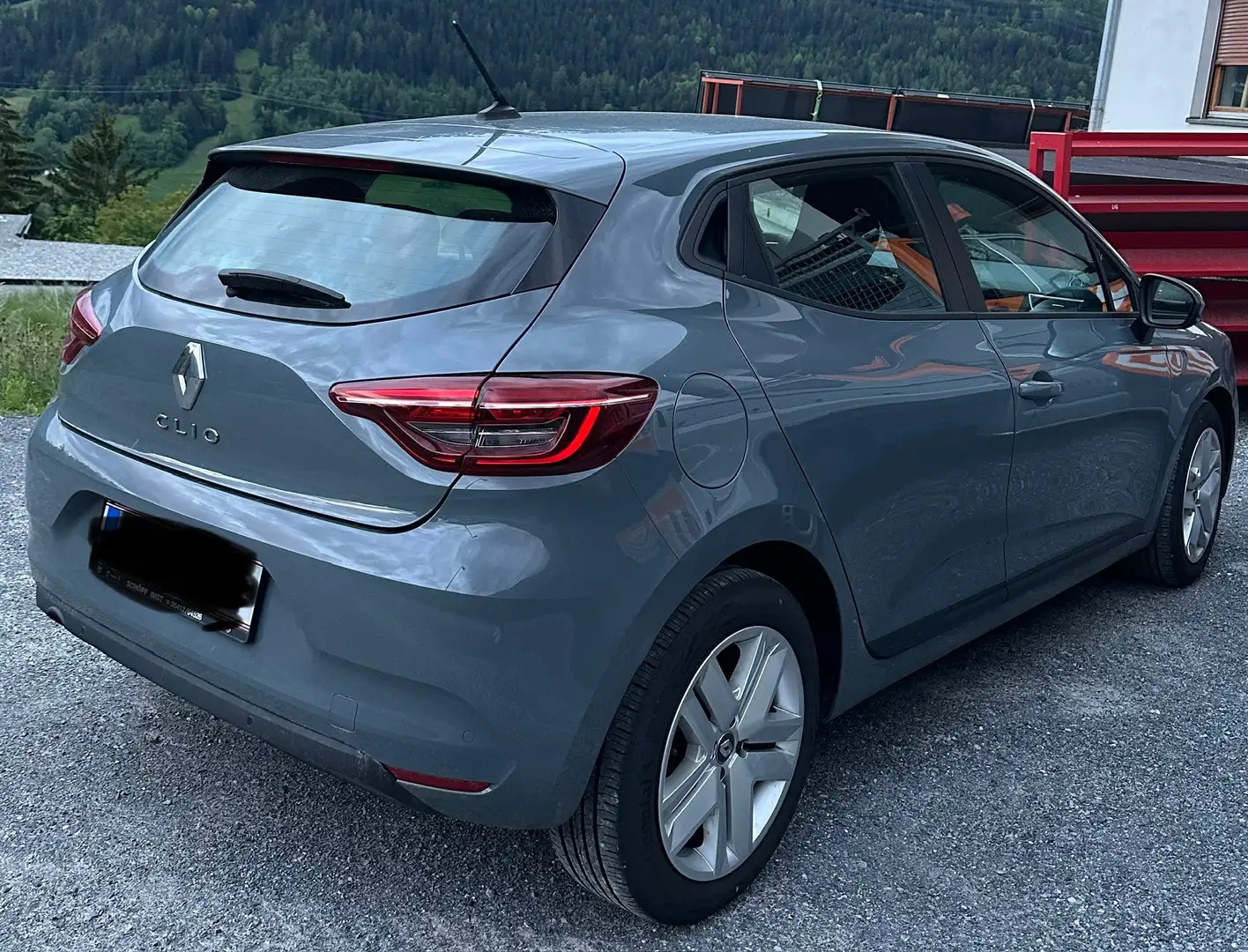 Renault Clio Grandtour Energy TCe 90 Zen Grau - 2