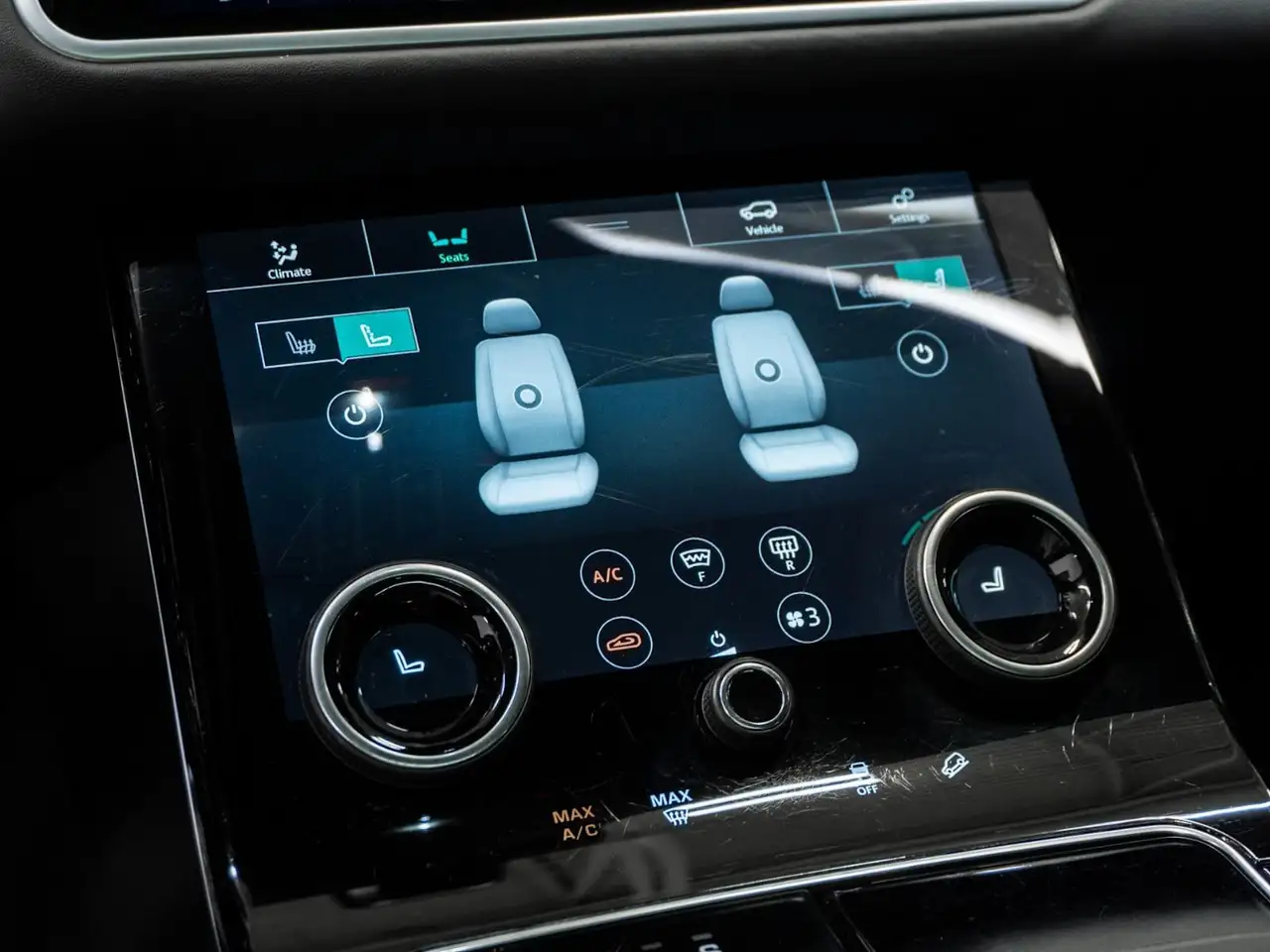 Land Rover Range Rover Velar photo Land Rover Range Rover Velar