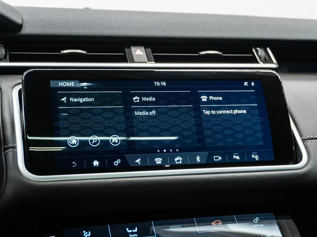 Land Rover Range Rover Velar photo Land Rover Range Rover Velar