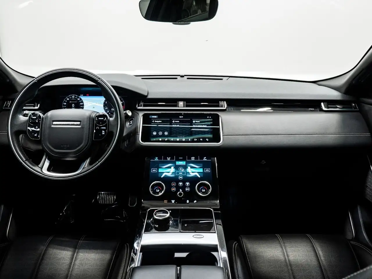 Land Rover Range Rover Velar photo Land Rover Range Rover Velar