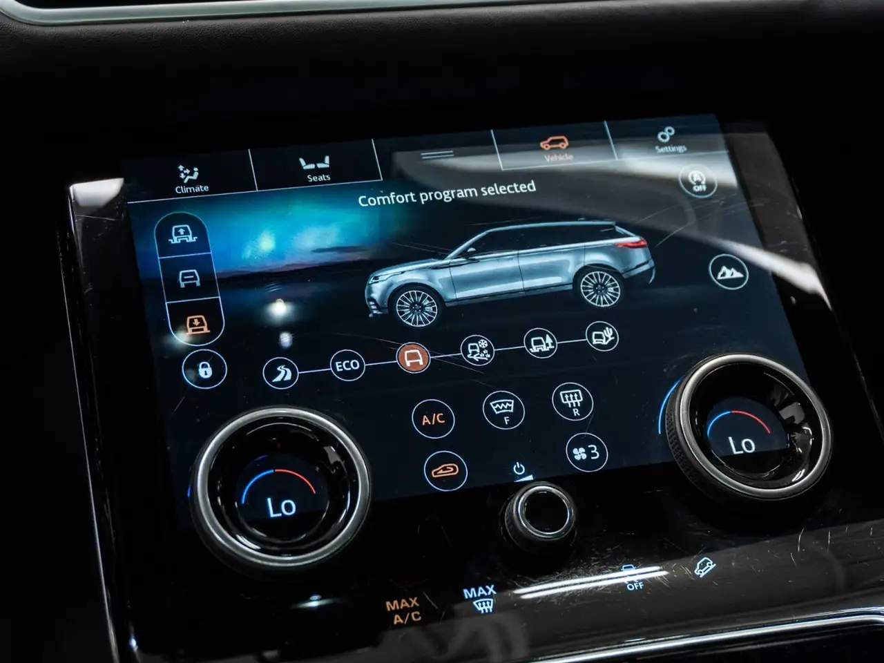 Land Rover Range Rover Velar photo Land Rover Range Rover Velar