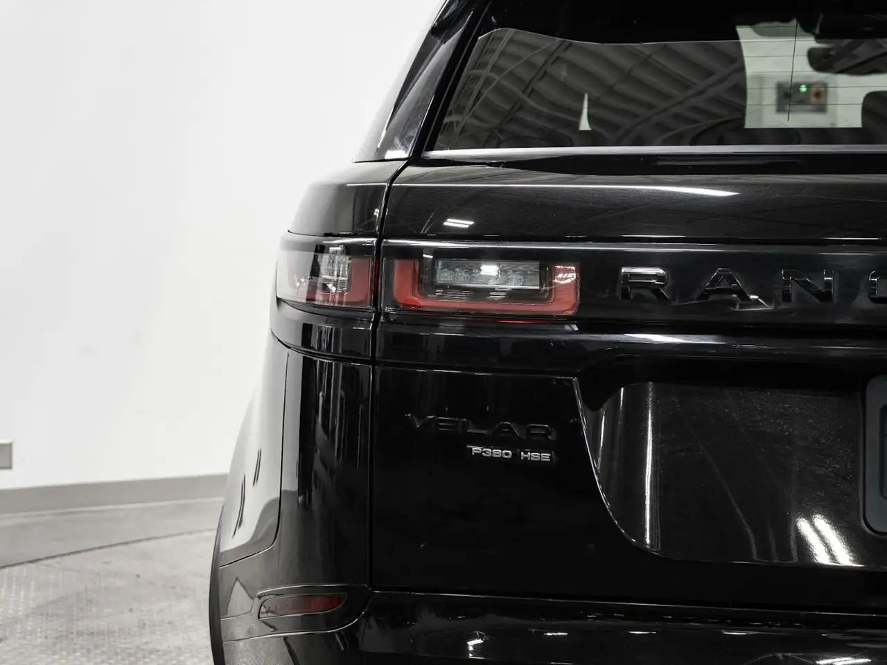 Land Rover Range Rover Velar photo Land Rover Range Rover Velar