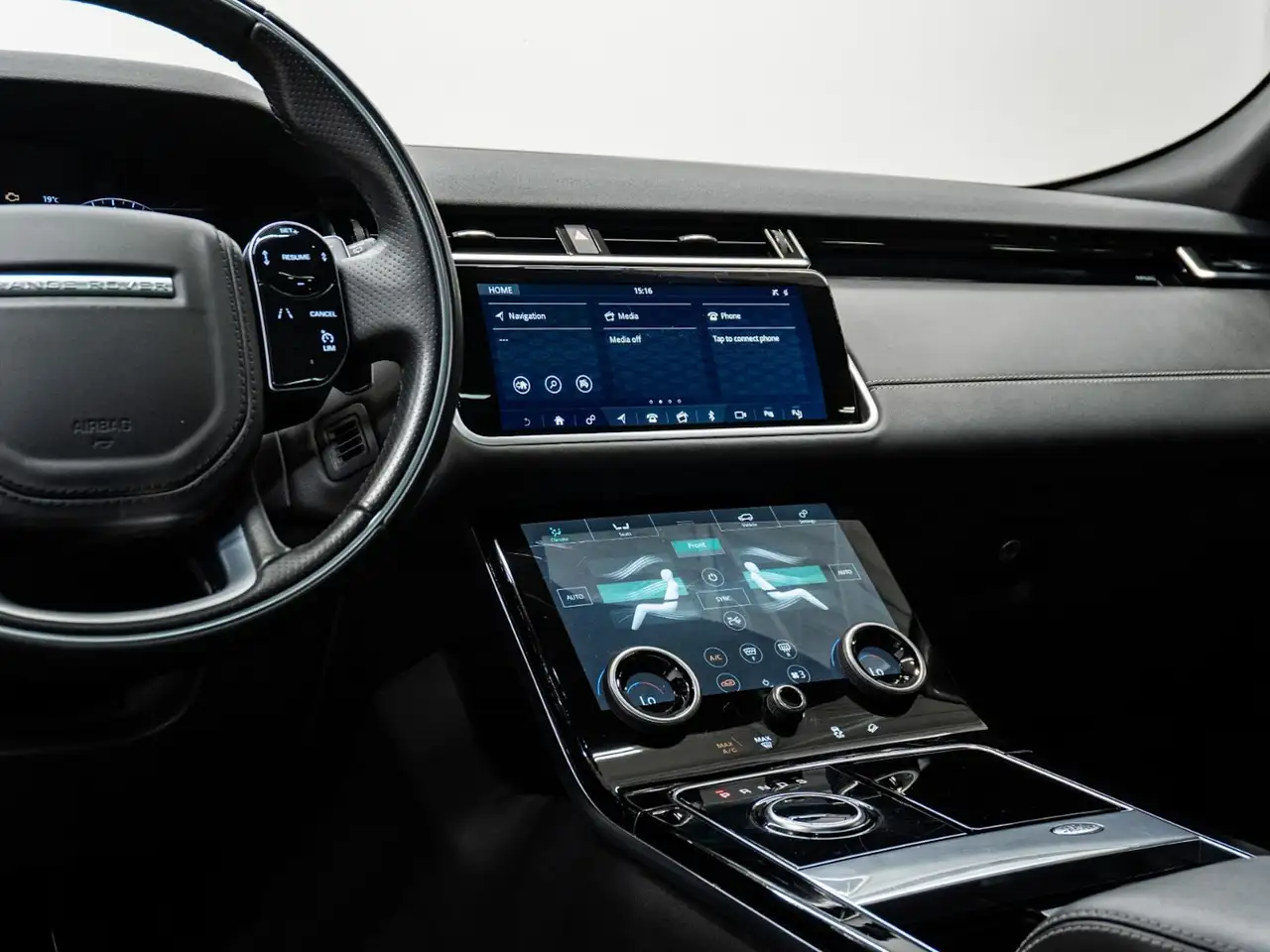 Land Rover Range Rover Velar photo Land Rover Range Rover Velar