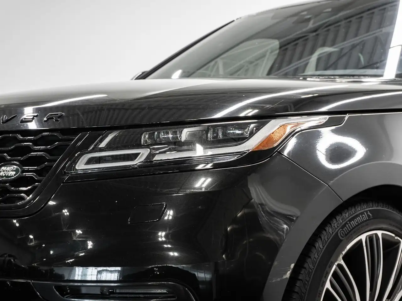 Land Rover Range Rover Velar photo Land Rover Range Rover Velar